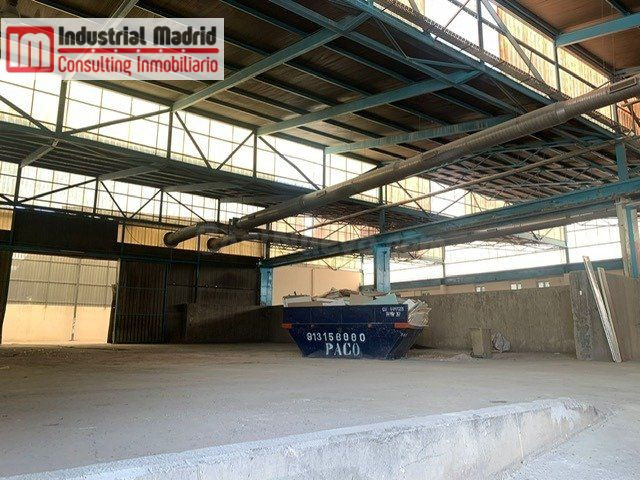 SE ALQUILA NAVE EN VICALVARO