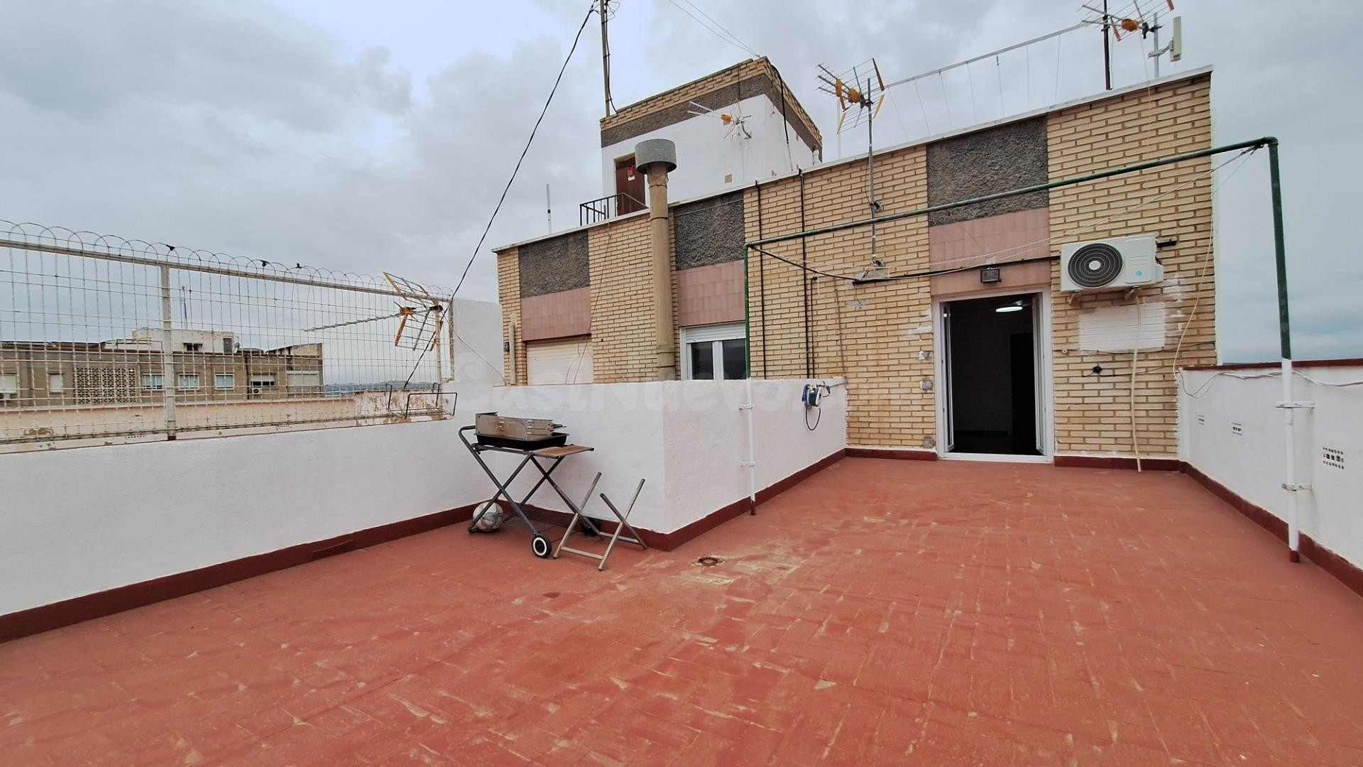 Ático de 2 dormitorios con terraza de 30 m2 en Alcantarilla