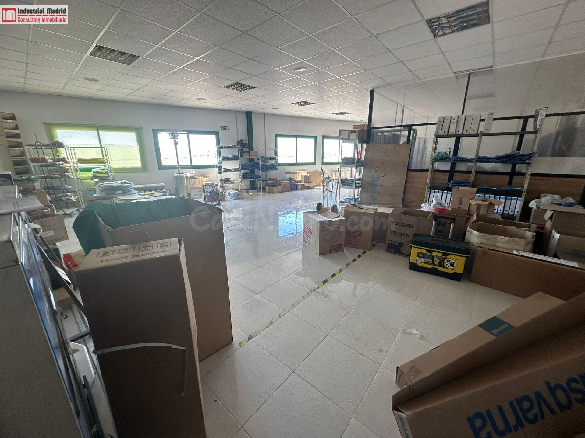 NAVE EN VENTA EN TORRES DE LA ALAMEDA - foto 3