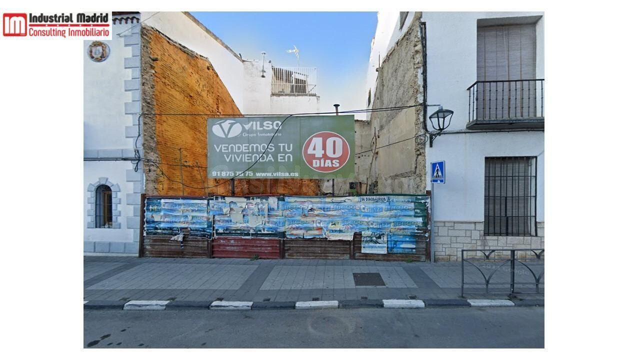 SOLAR EN CASCO URBANO, EXCELENTE UBICACIÓN