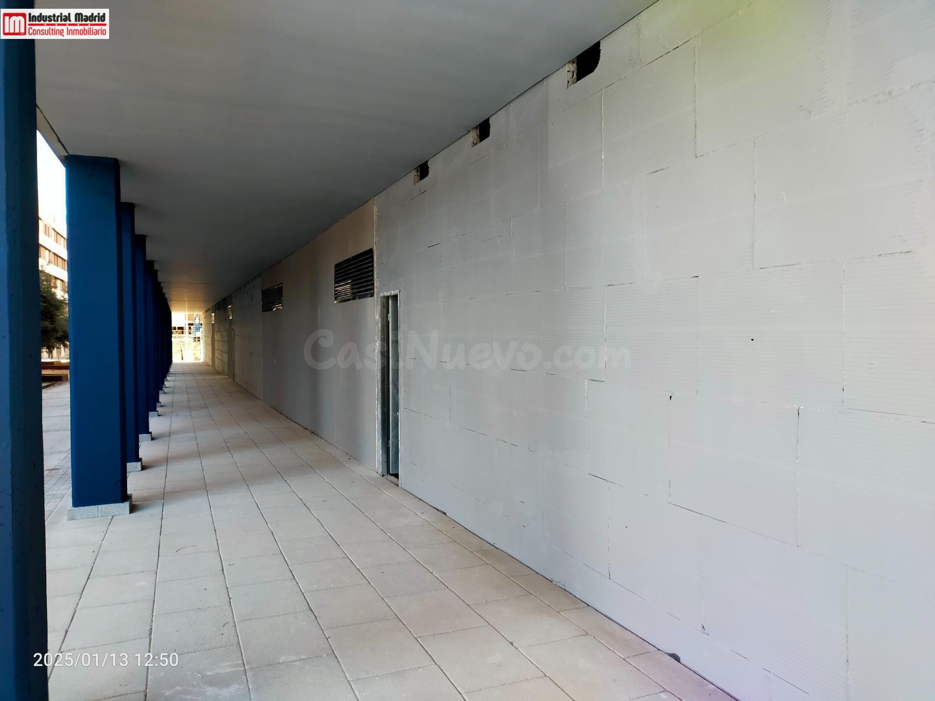 EXCELENTE OPORTUNIDAD DE LOCAL EN EDIFICIO PARÍS 3 - foto 2