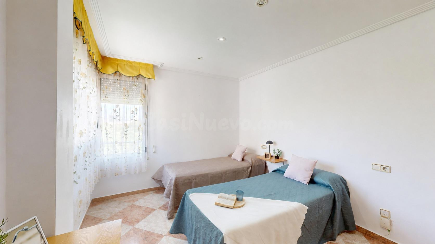 Piso luminoso de 2 dormitorios con garaje y trastero en San  - foto 5