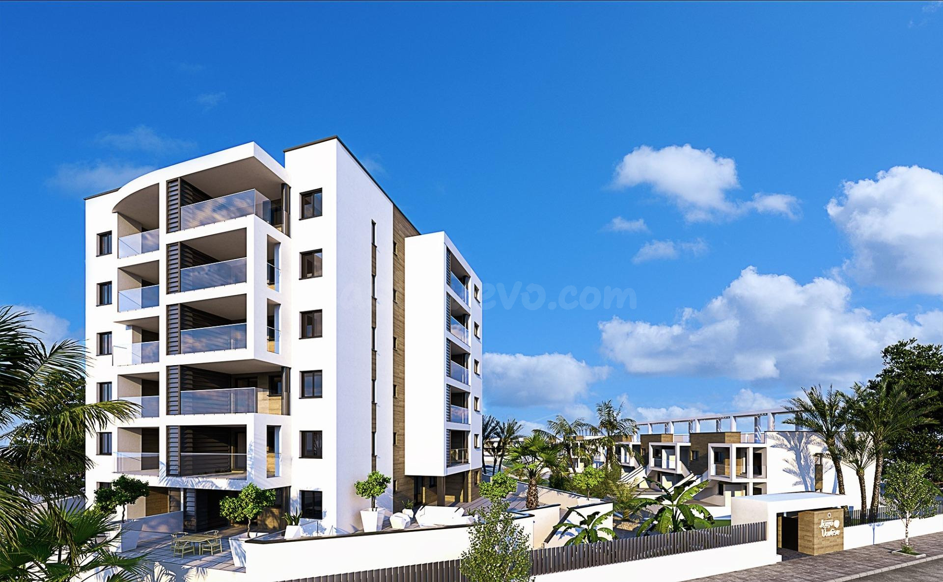 APARTAMENTO EN URBANIZACIÓN MIL PALMERAS