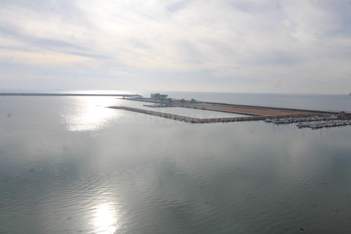 VIVIENDA EN PRIMERA LÍNEA EN TORREVIEJA