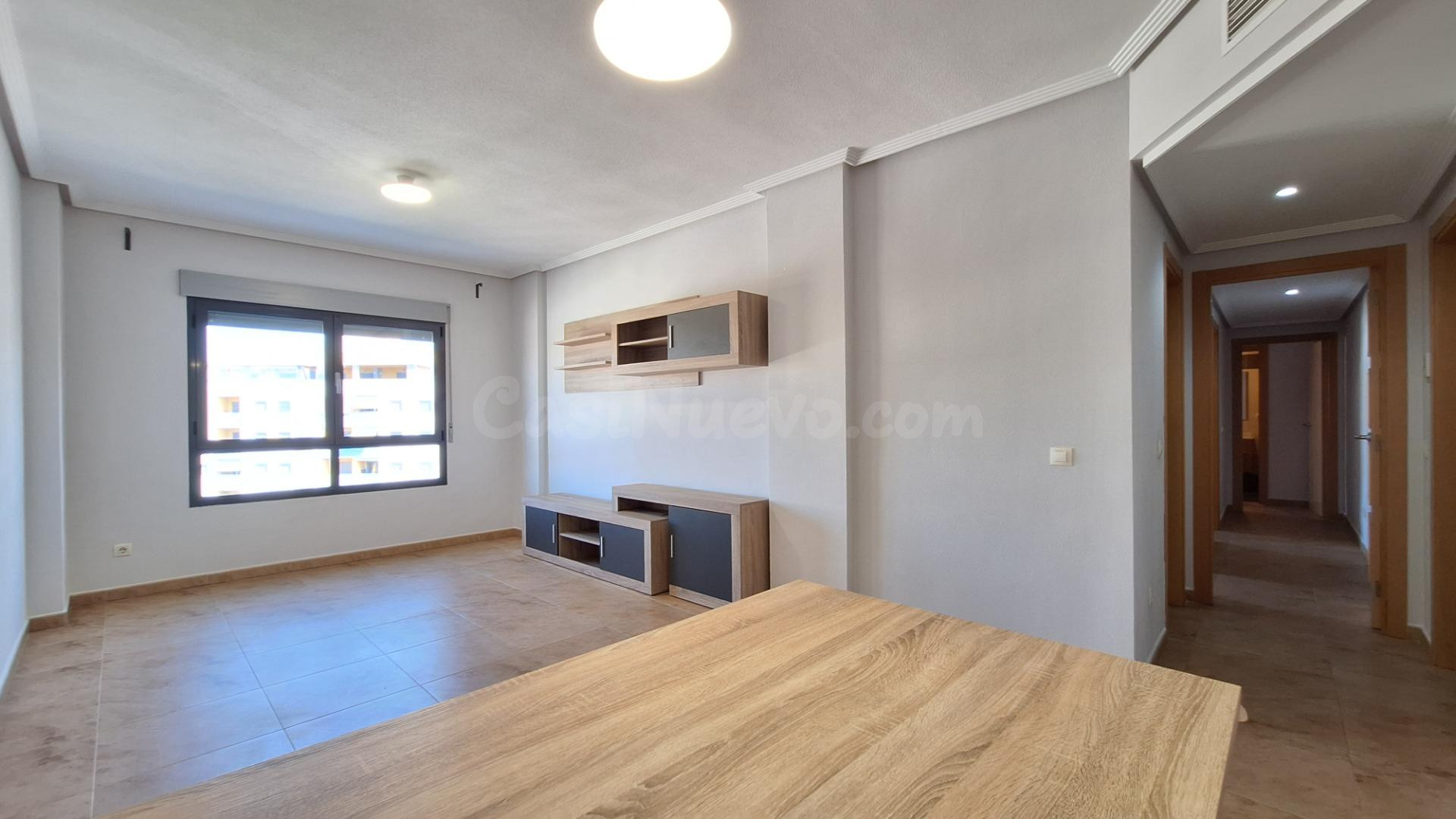 Piso SIN AMUEBLAR de 3 dormitorios y 2 baños con Piscina Com - foto 3