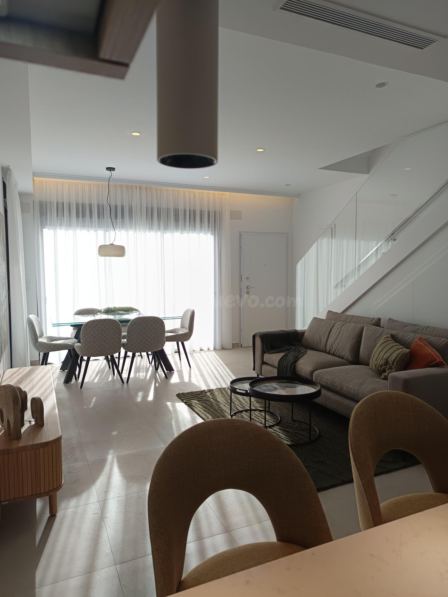 DÚPLEX DE 3 DORMITORIOS CON SOLÁRIUM EN PILAR DE LA HORADADA - foto 3