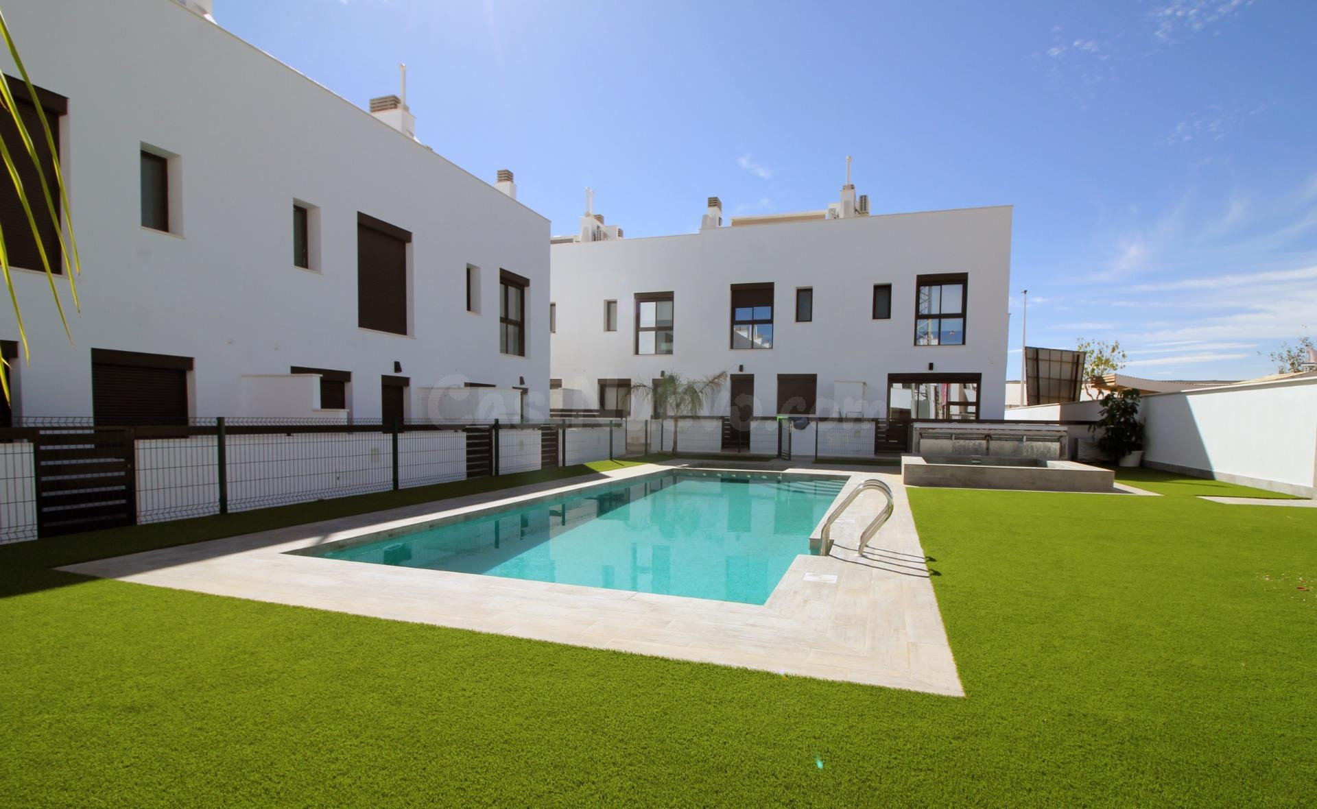 DÚPLEX DE 3 DORMITORIOS CON SOLÁRIUM EN PILAR DE LA HORADADA - foto 5