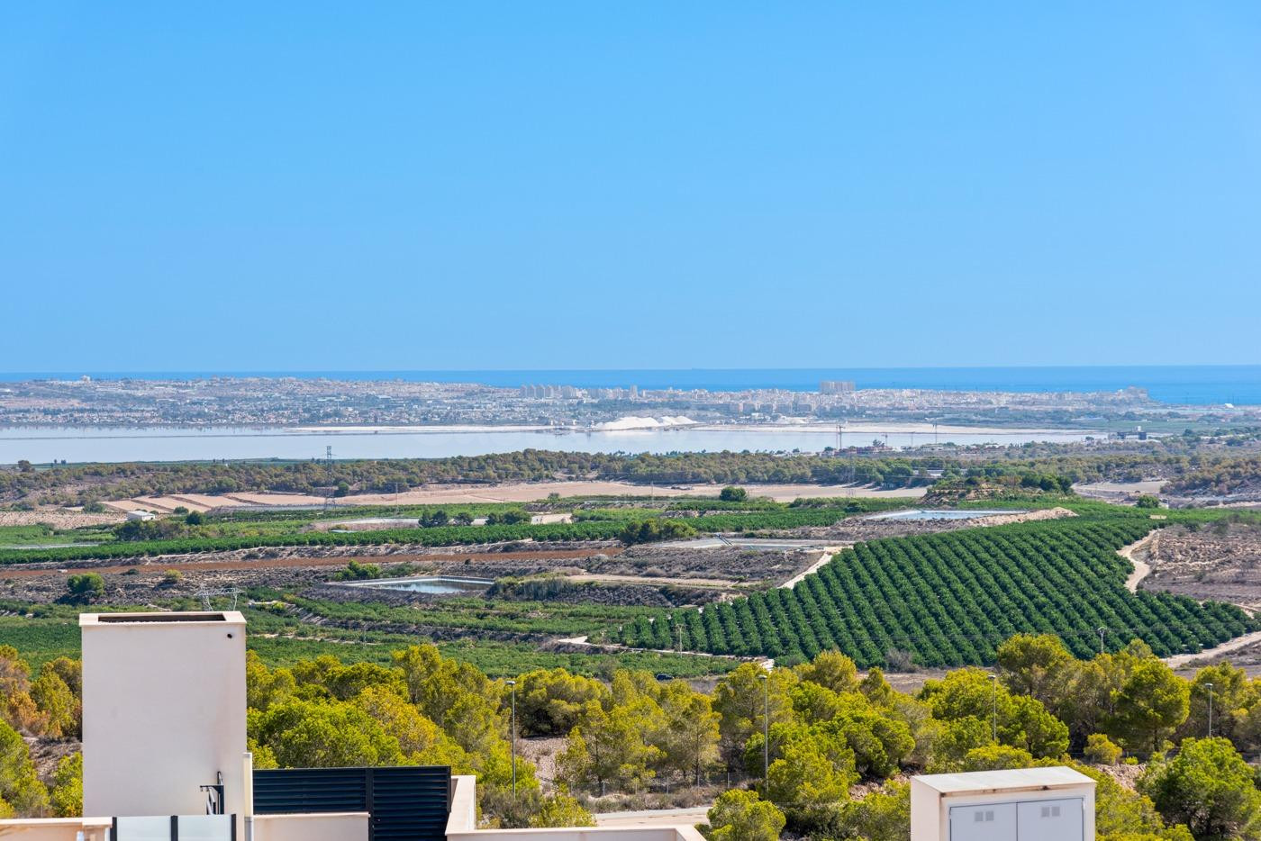 BUNGALOW EN PLANTA BAJA DE DOS DORMITORIOS CON INCREIBLES VISTAS
