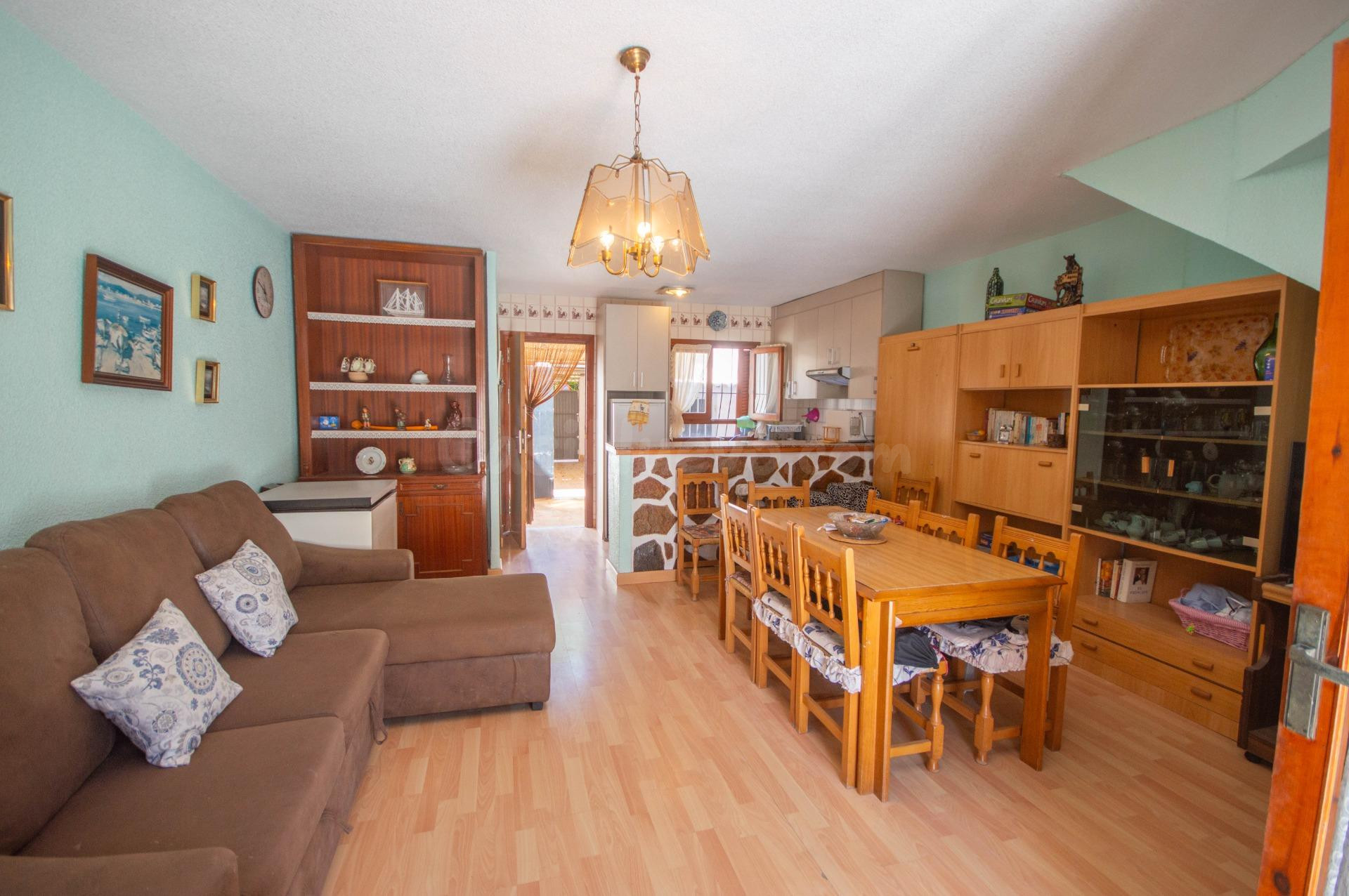 Bungalow con gran potencial a escasos 500 metros de la Playa de Los Náufragos – Torrevieja - foto 2