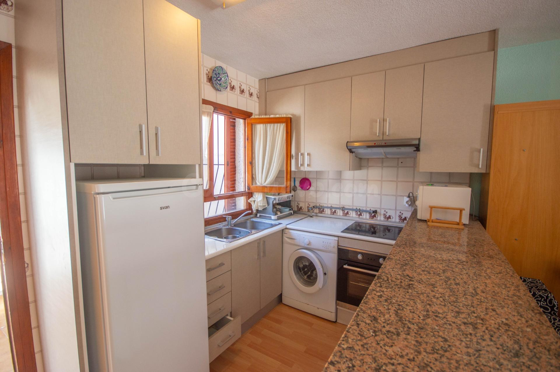 Bungalow con gran potencial a escasos 500 metros de la Playa de Los Náufragos – Torrevieja - foto 4