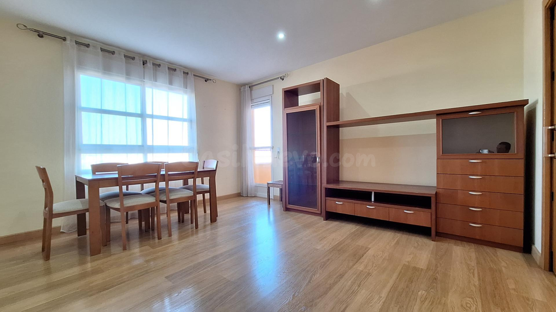 Piso de 3 dormitorios, 2 baños y garaje en El Plamar