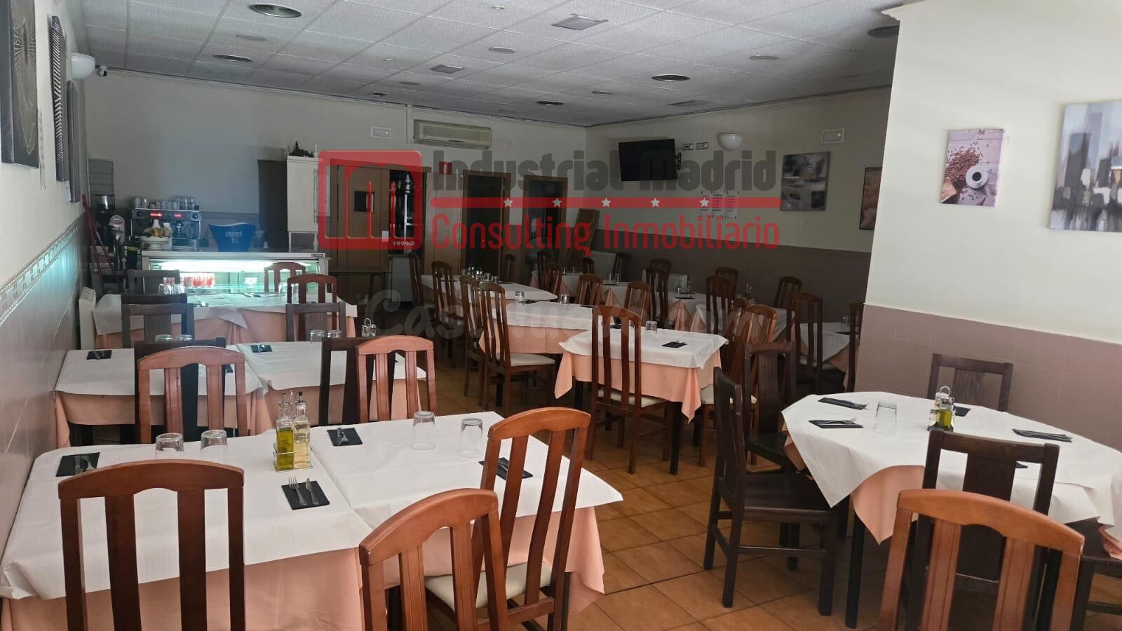 Local bar–restaurante en venta con licencia en vigor - foto 2