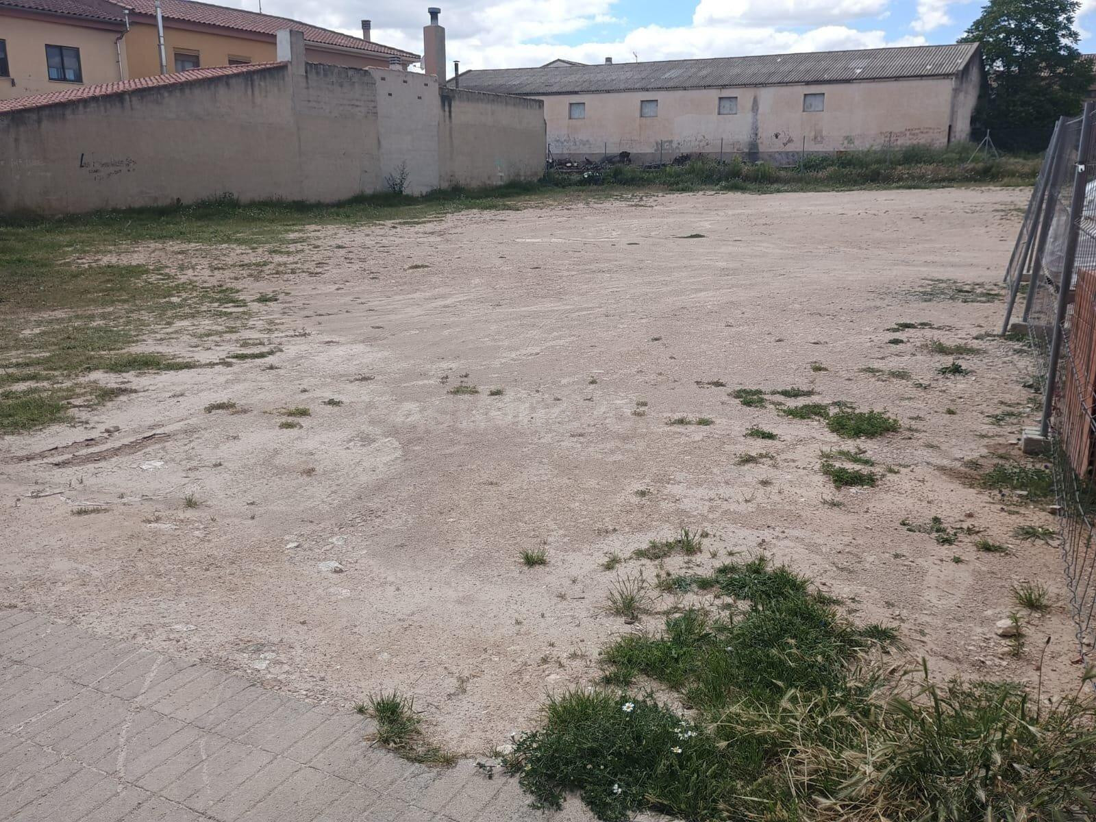 Solar urbano de 1.094 m2 en Alpera - foto 3