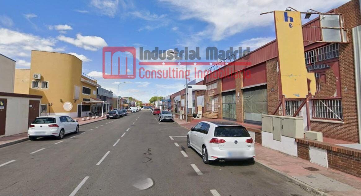 Nave industrial en venta o alquiler situada en Arganda del R - foto 2