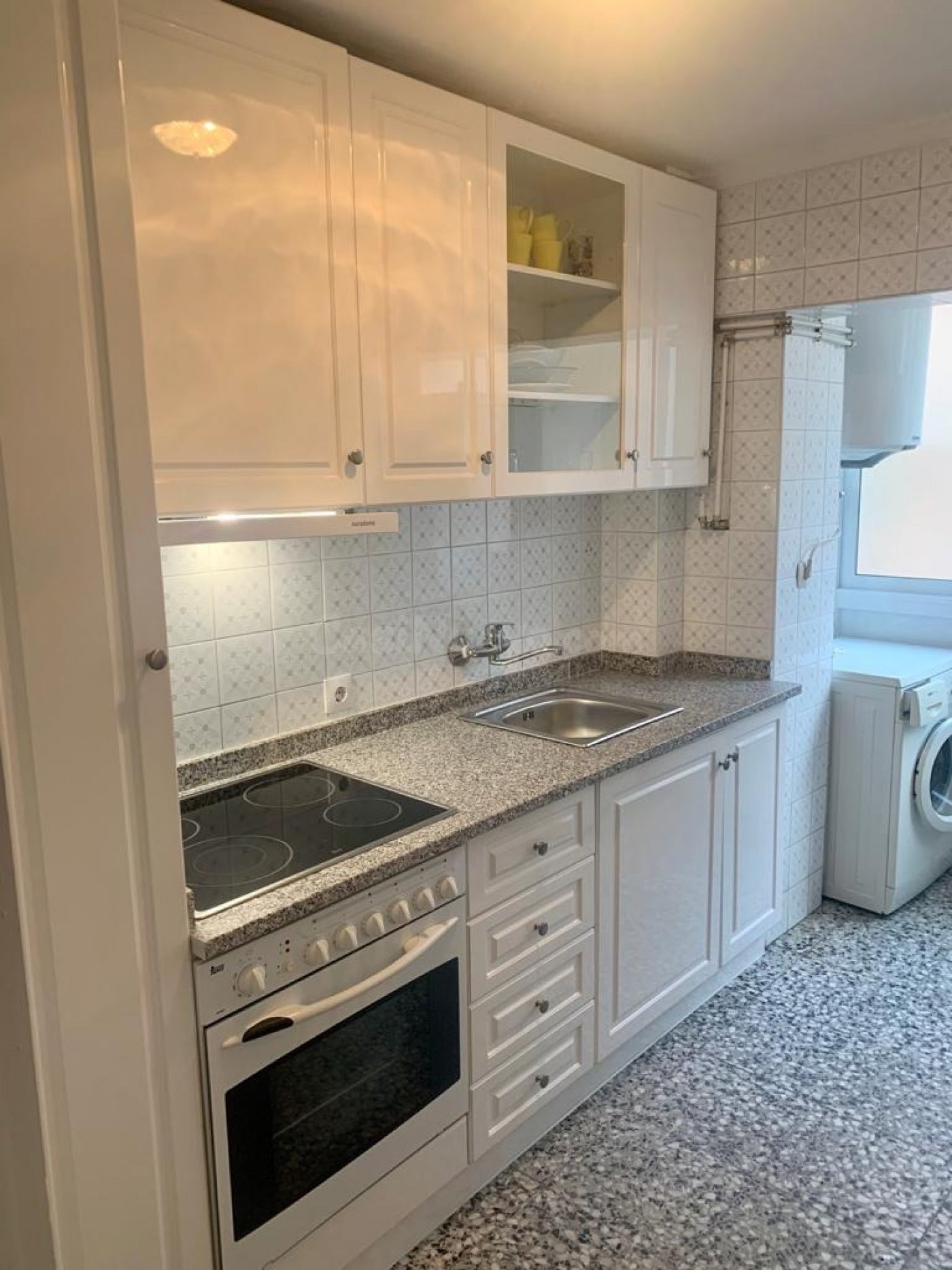 Apartamento con 3 dormitorios en calle Zafiro Alicante