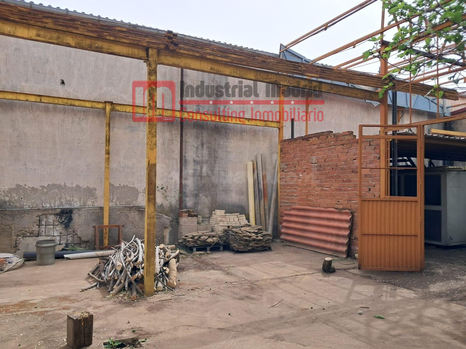 Industrial Madrid presenta, en venta, este terreno industrial.