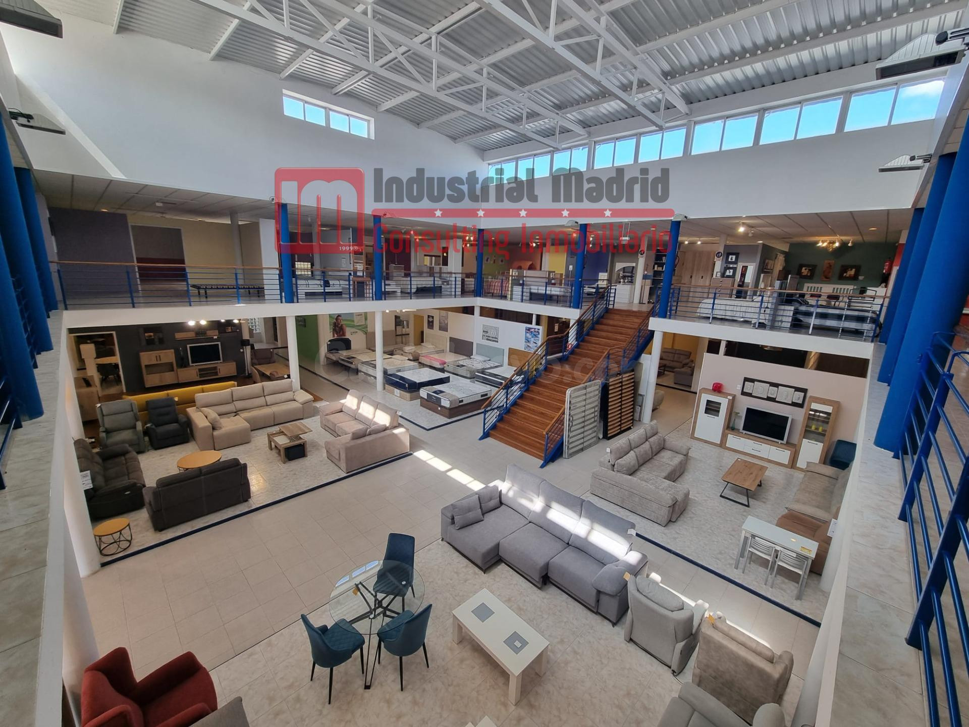 NAVE COMERCIAL EN VENTA CON GRAN VISIBILIDAD DESDE LA A-2 - foto 2