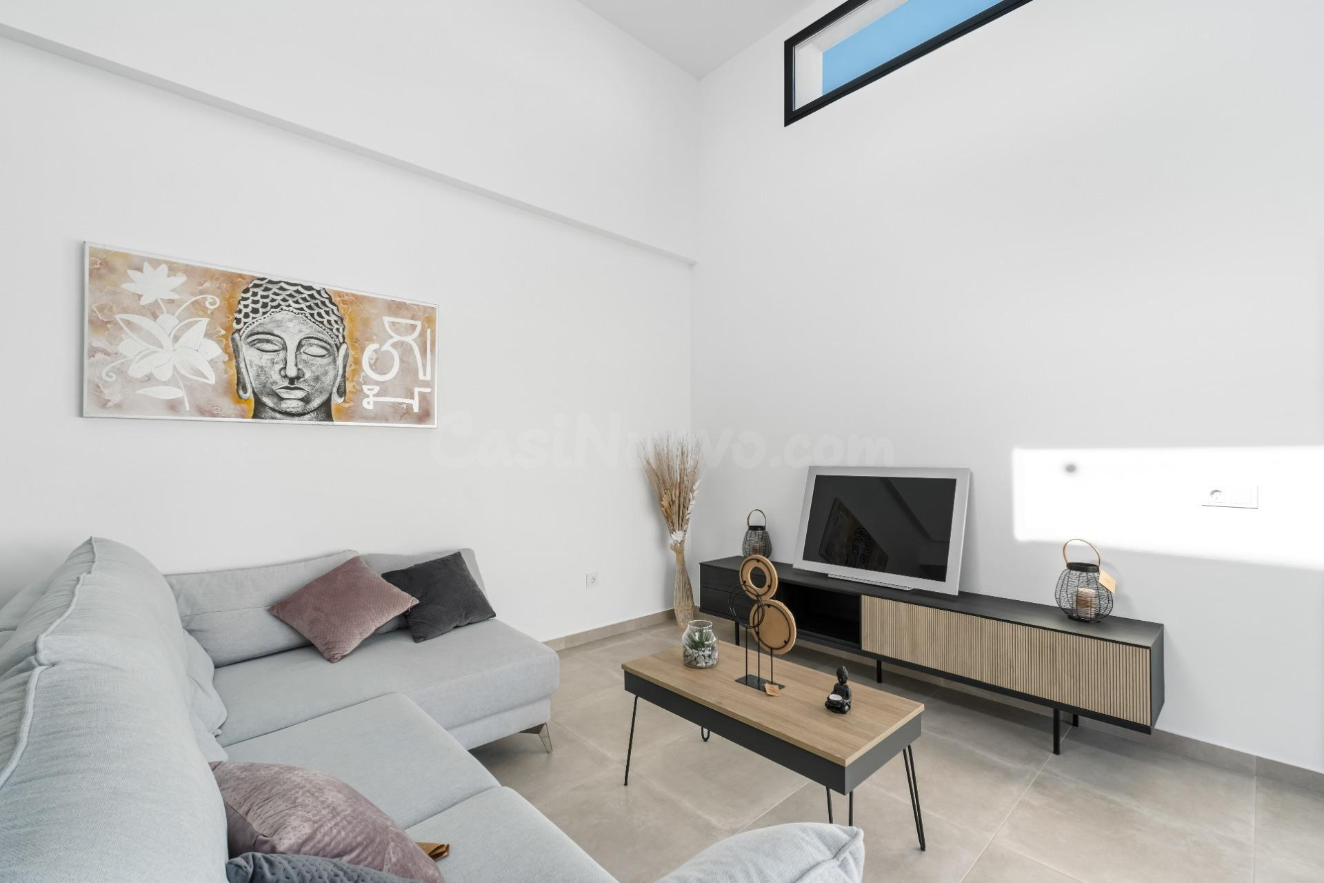 VILLA DE DISEÑO CON PISCINA PRIVADA EN DAYA NUEVA