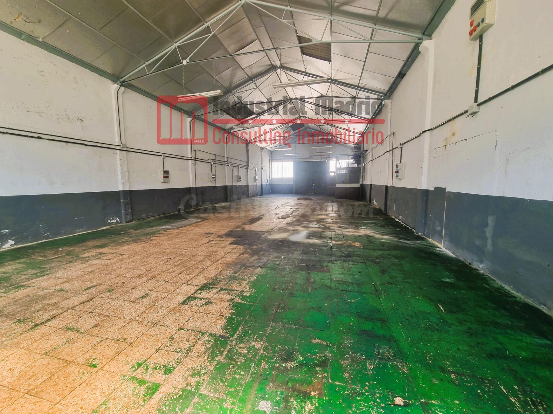 Nave industrial en alquiler de 300 m2 en el Polígono Finanzauto – Arganda del Rey