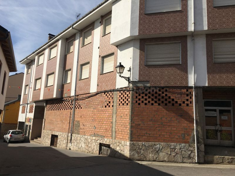 Edificio 1000m² en venta - SAN MIGUEL DE LAS DUEÑAS