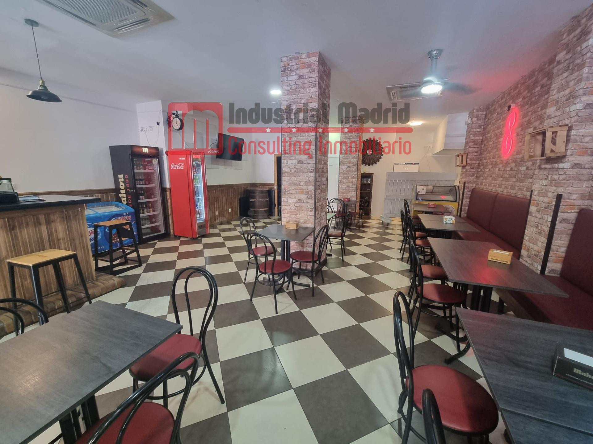 Traspaso de negocio de hostelería en pleno funcionamiento – Local de 160 m2 con licencia en vigor - foto 4
