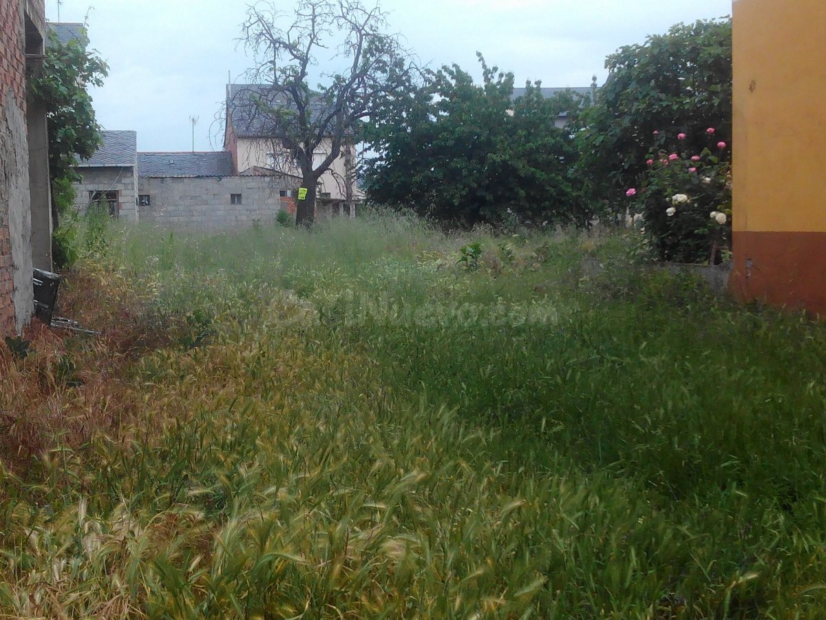 TERRENO URBANO EN CACABELOS
