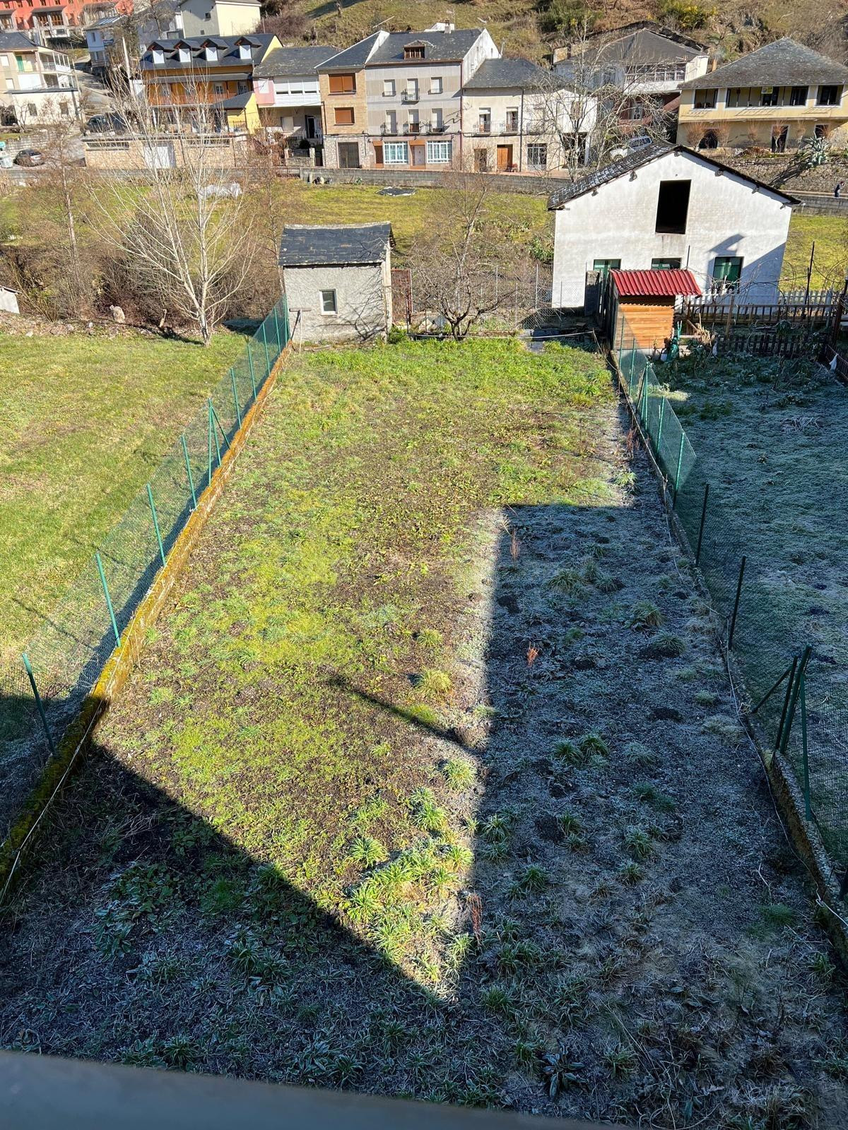 Casa en venta en Vega de Valcarce con potencial para negocio - foto 2