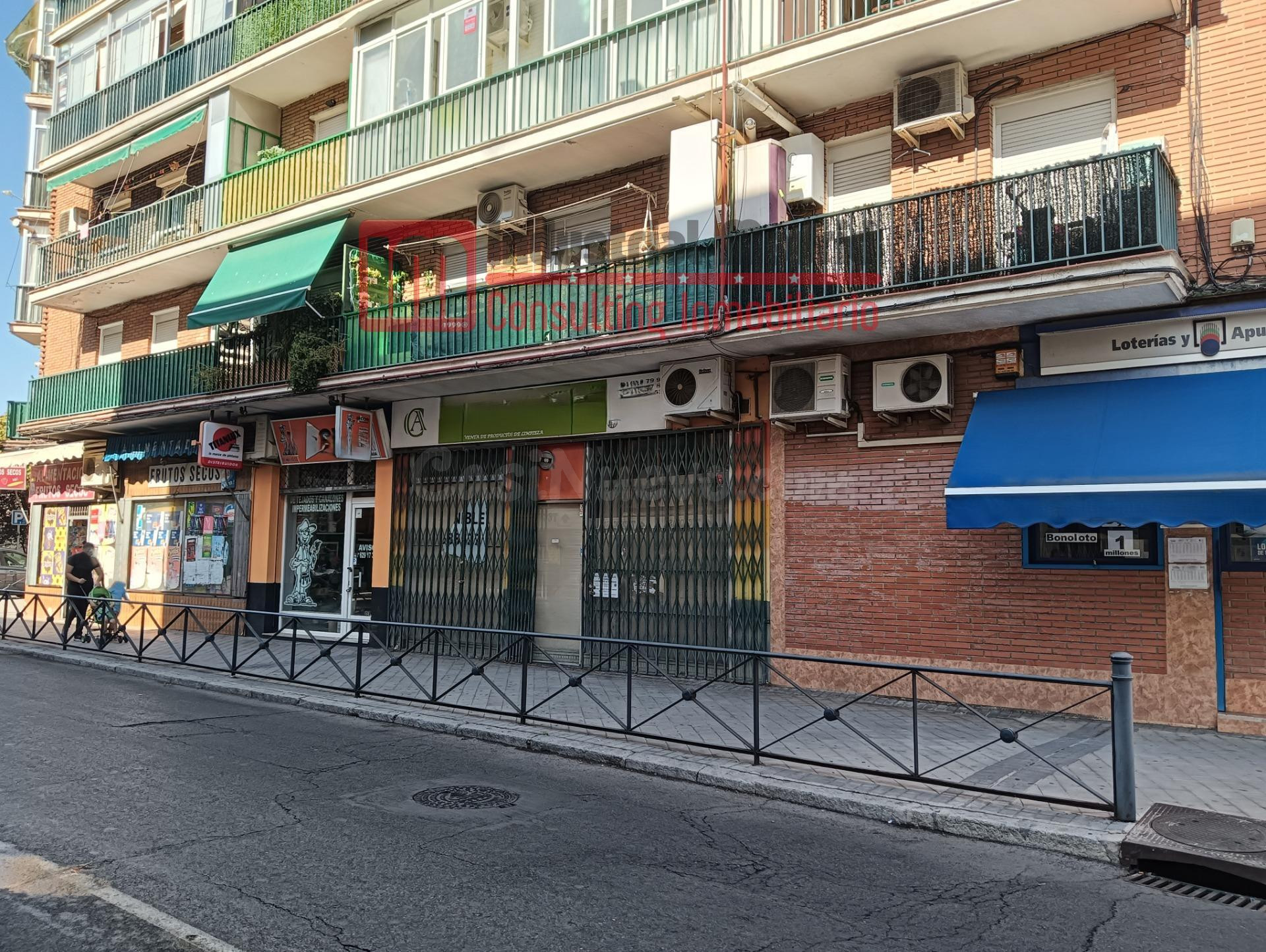 Local comercial con amplia fachada - foto 4