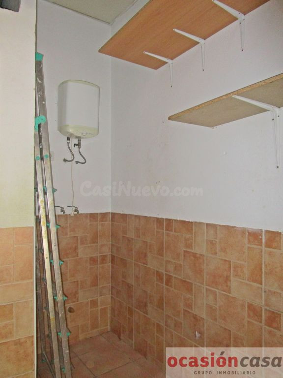 LOCAL COMERCIAL EN LA URBANIZACIÓN "LOS JARDINES 4" - foto 5
