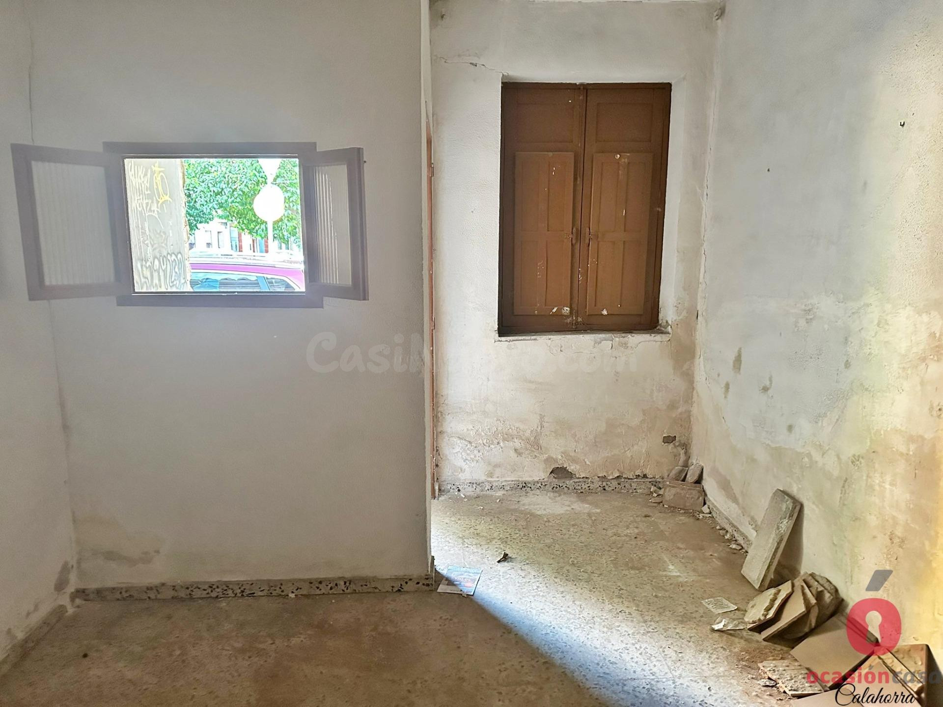 ESTUPENDA UBICACIÓN - ZONA BAJA CAMPO DE LA VERDAD - foto 3