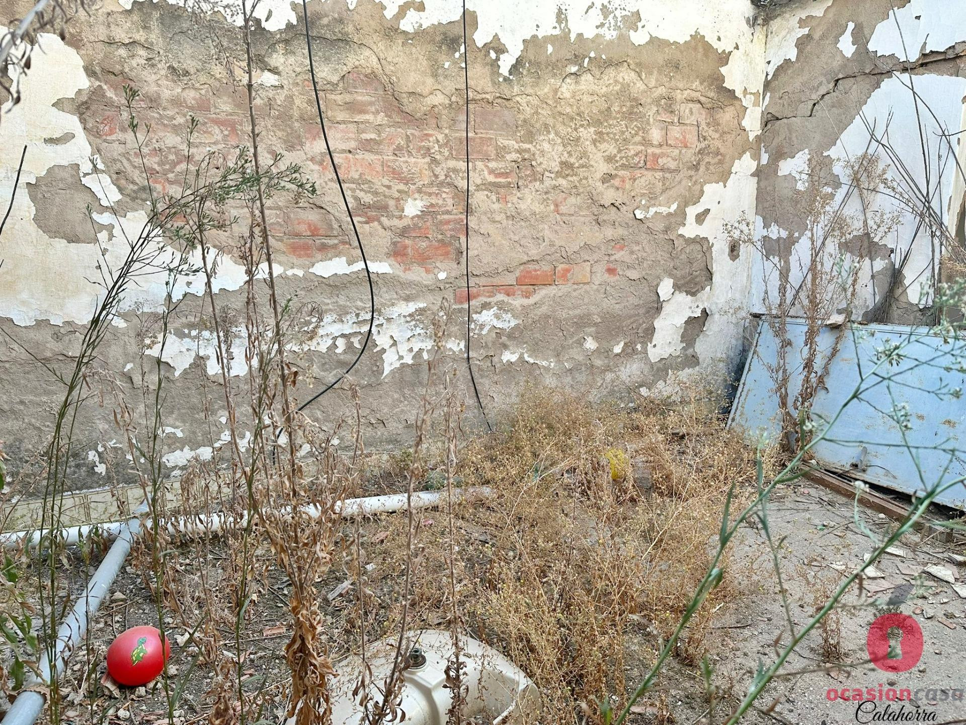 ESTUPENDA UBICACIÓN - ZONA BAJA CAMPO DE LA VERDAD - foto 4