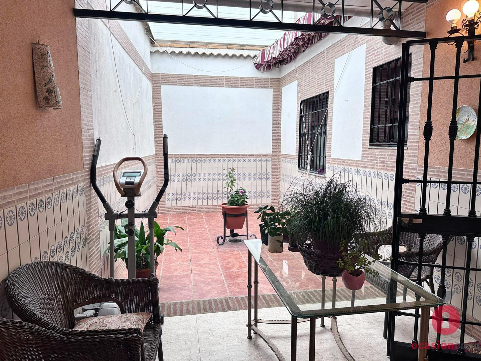 GRAN CASA EN LA BARRIADA DE SANTA CRUZ - ENTRAR A VIVIR - foto 3