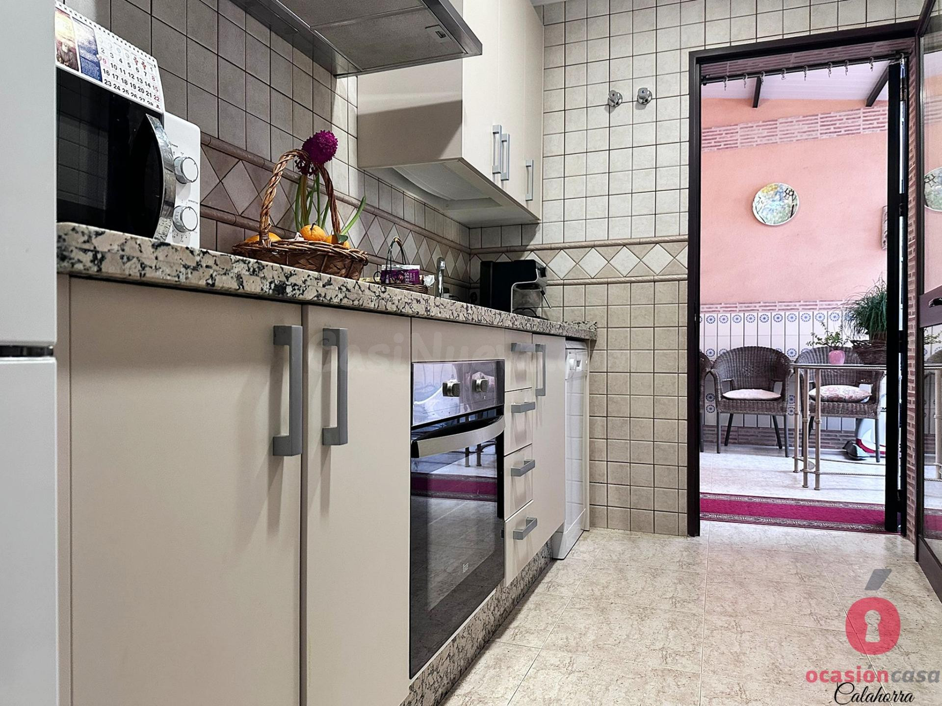 GRAN CASA EN LA BARRIADA DE SANTA CRUZ - ENTRAR A VIVIR - foto 4