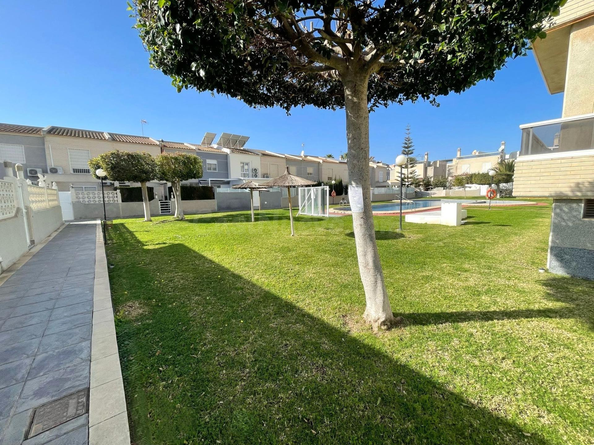 EXCLUSIVA VIVIENDA EN TORREVIEJA