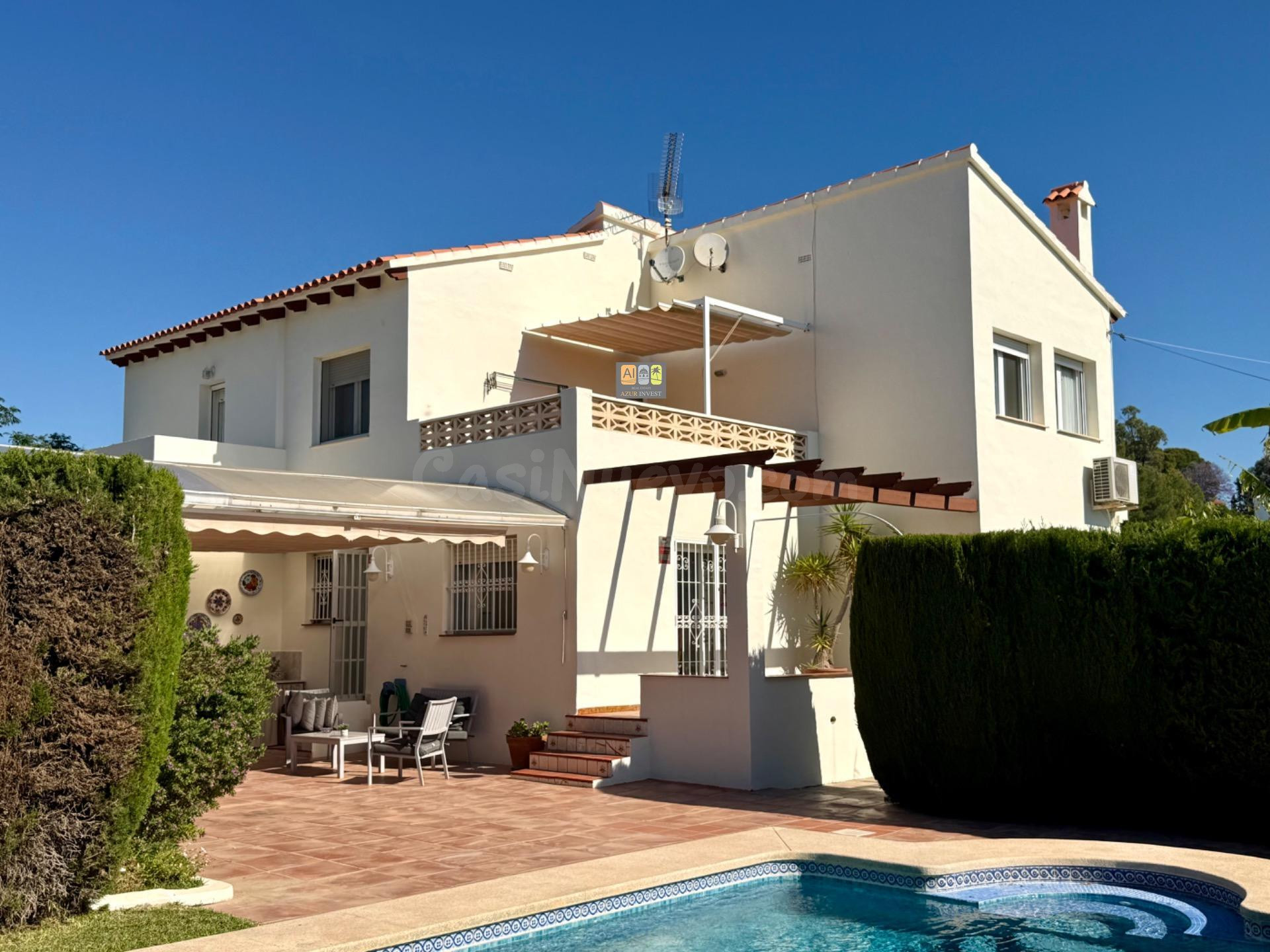 ALQUILER CHALET CON PISCINA (ALQUILER 10 MESES)