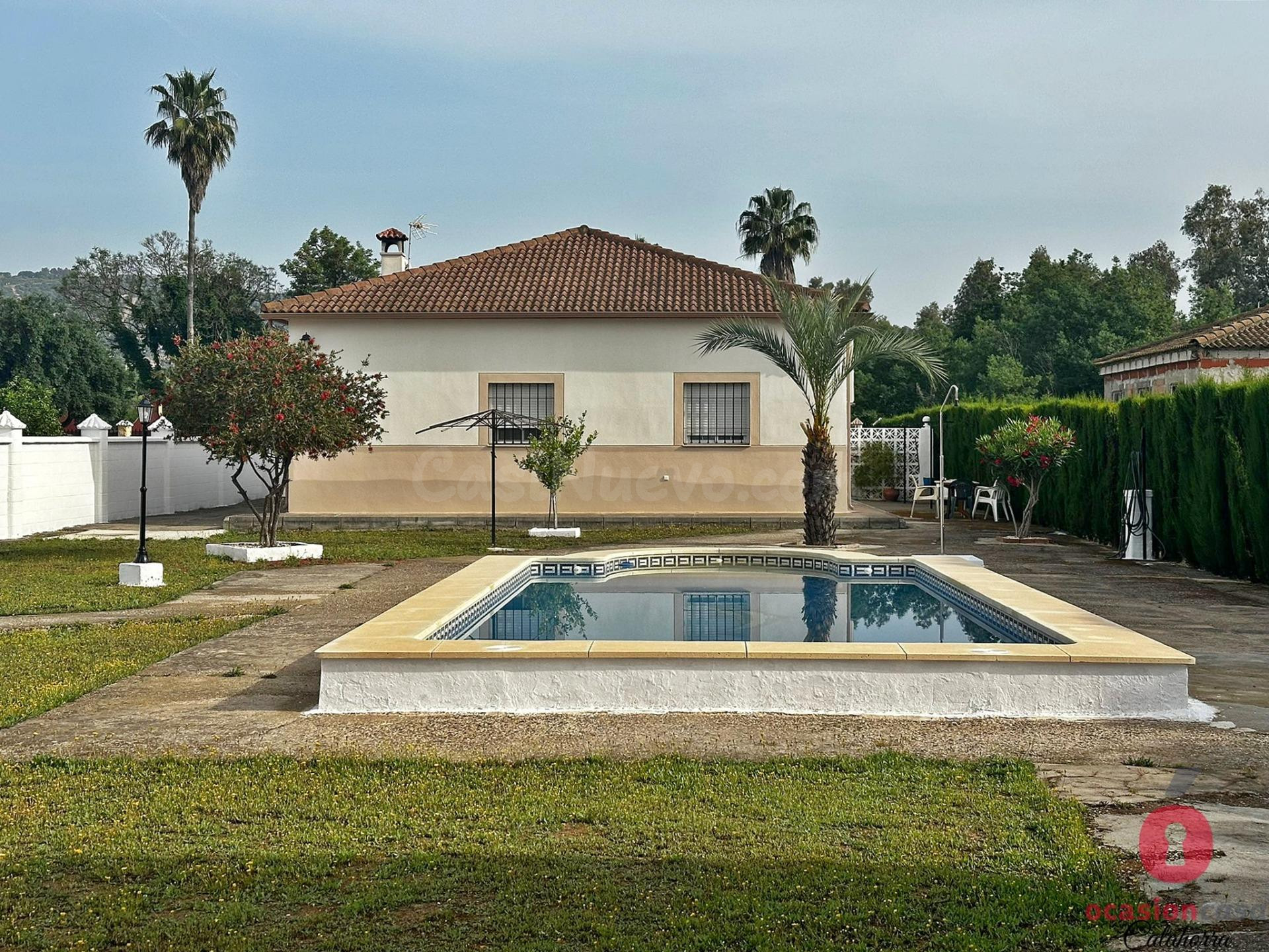 CASA CON TERRENO - PERFECTO ESTADO - ZONA LAS CUEVAS (URB. EL PÁRAMO)