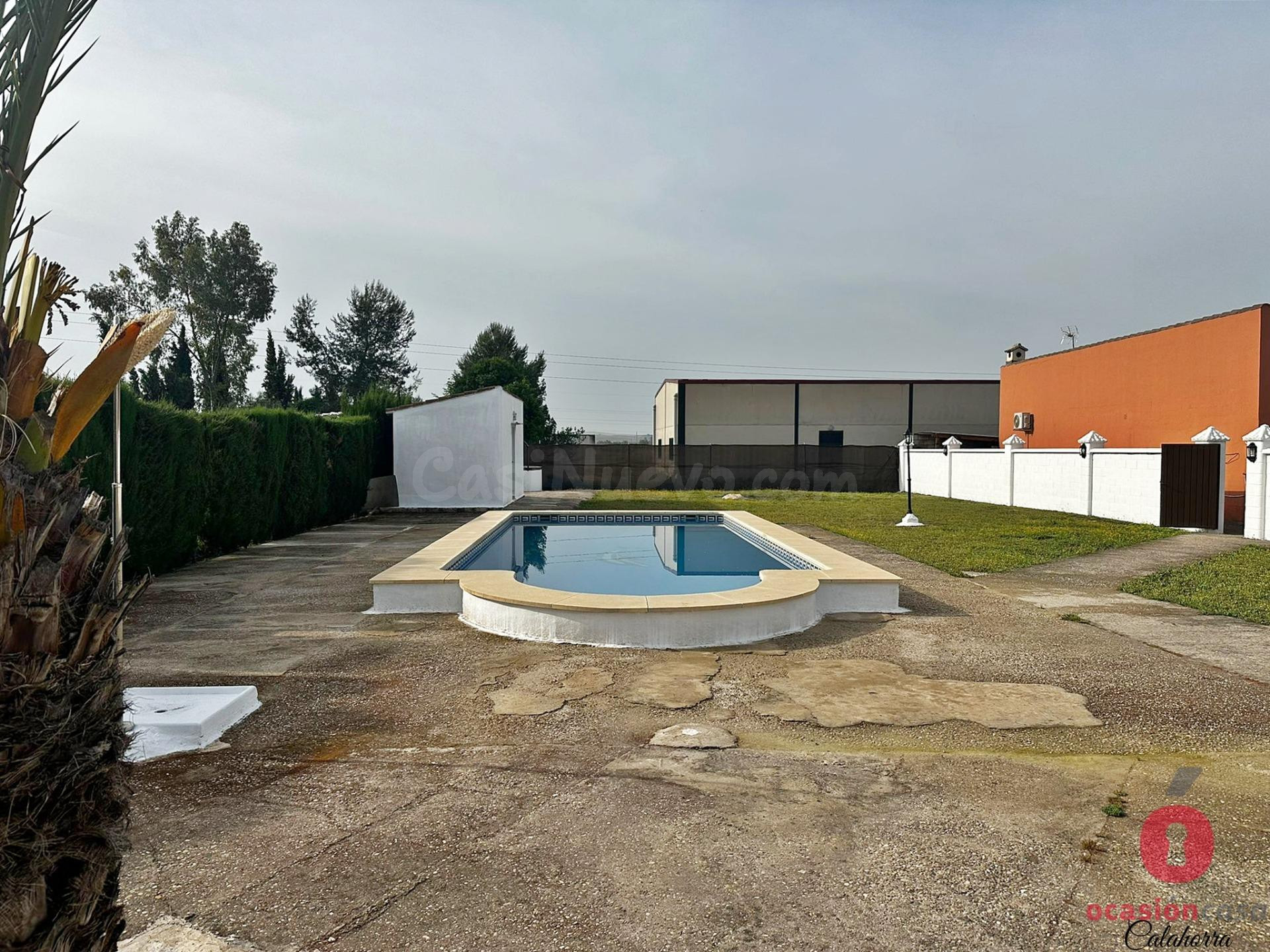 CASA CON TERRENO - PERFECTO ESTADO - ZONA LAS CUEVAS (URB. EL PÁRAMO) - foto 2