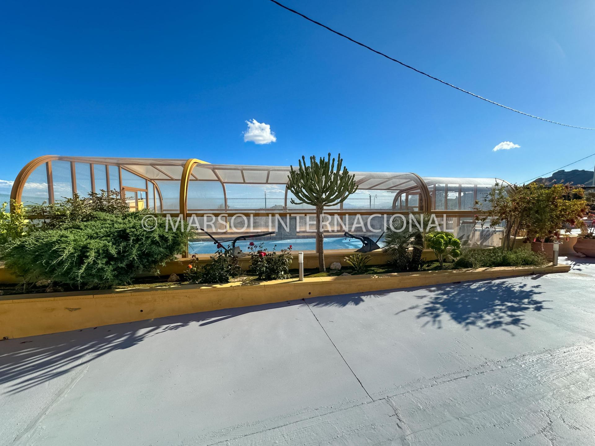 IMPRESIONANTE CHALET DE LUJO CON PISCINA CLIMATIZADA - foto 2