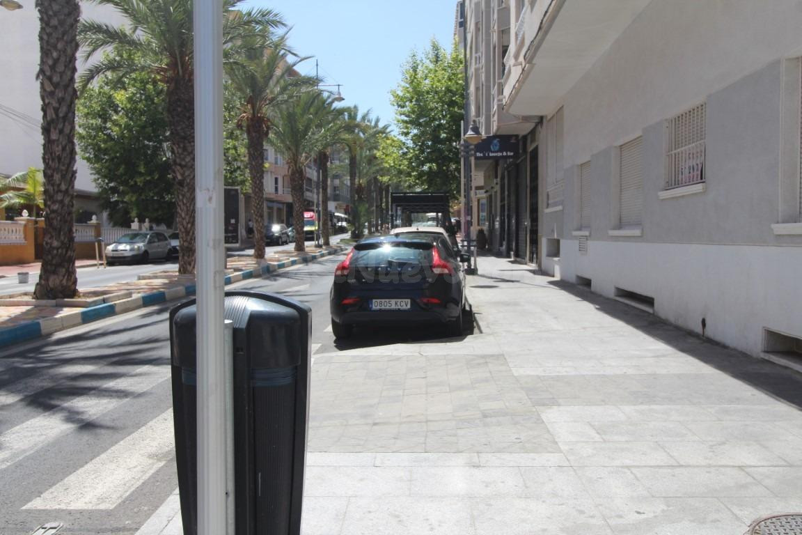 OPORTUNIDAD EN AV. HABANERAS TORREVIEJA - foto 3