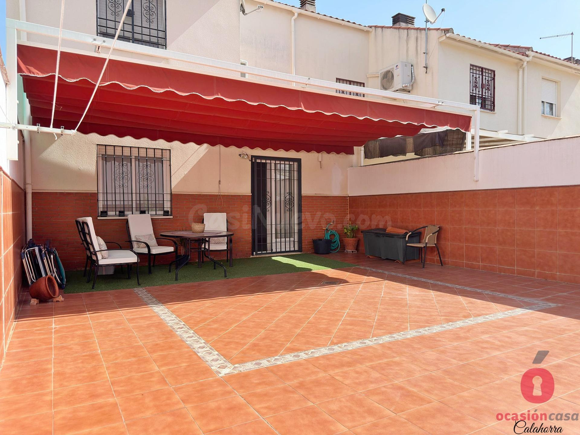 CASA PARA ENTRAR A VIVIR - 4 habitaciones - POLÍGONO GUADALQUIVIR
