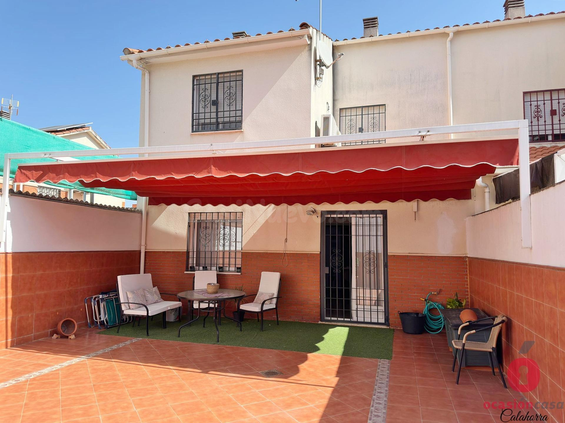 CASA PARA ENTRAR A VIVIR - 4 habitaciones - POLÍGONO GUADALQUIVIR - foto 2