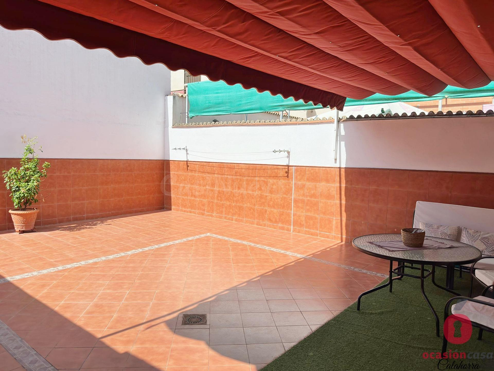 CASA PARA ENTRAR A VIVIR - 4 habitaciones - POLÍGONO GUADALQUIVIR - foto 3
