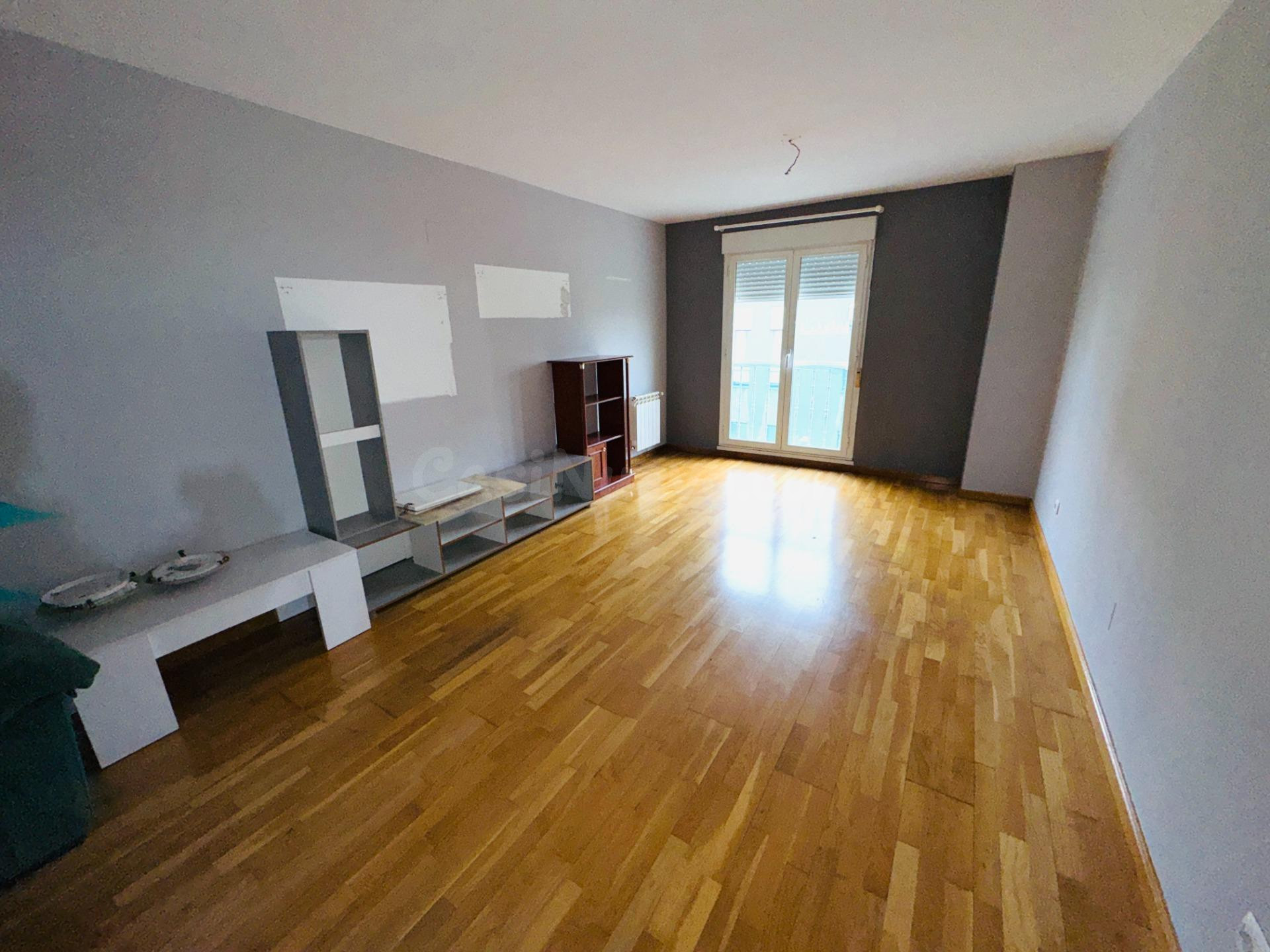 VENTA: Piso Ponferrada - foto 2