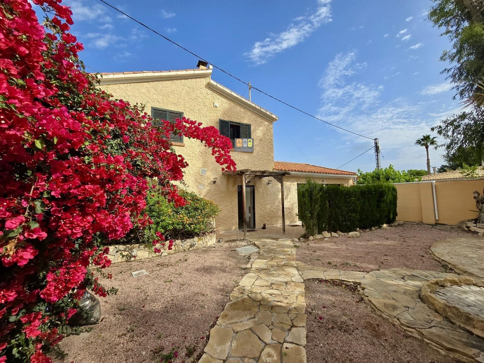 ENCANTADOR CHALET EN SAN JUAN DE ALICANTE