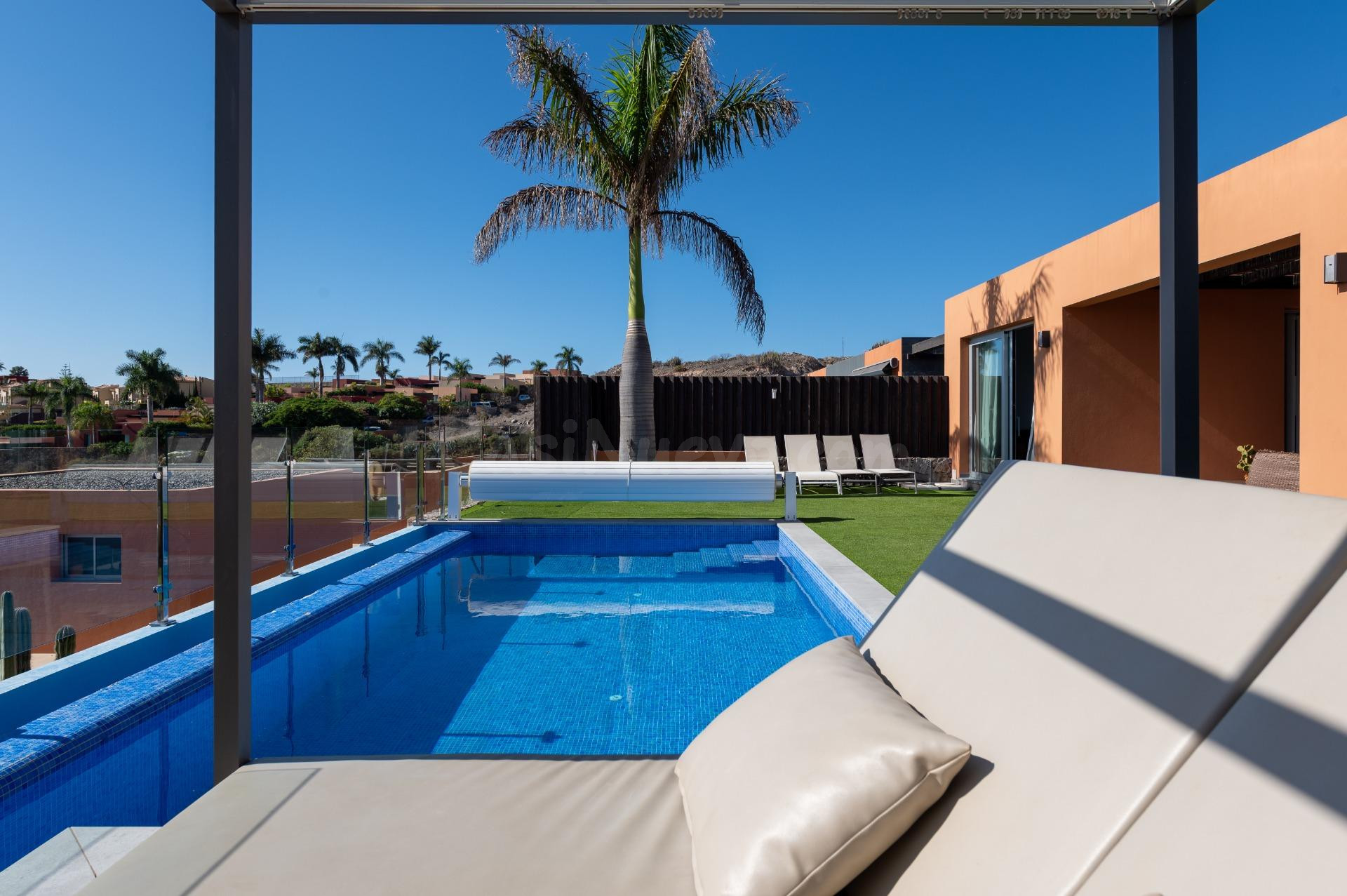 Casa con piscina y preciosas vistas al golf en Salobre Golf - foto 4