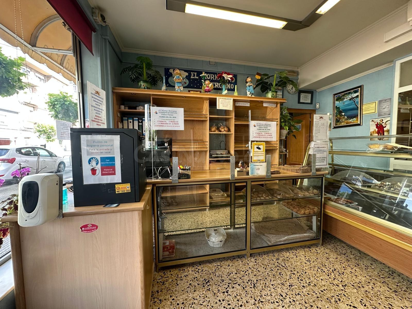 VENTA: Local Comercial con Negocio en funcionamiento.