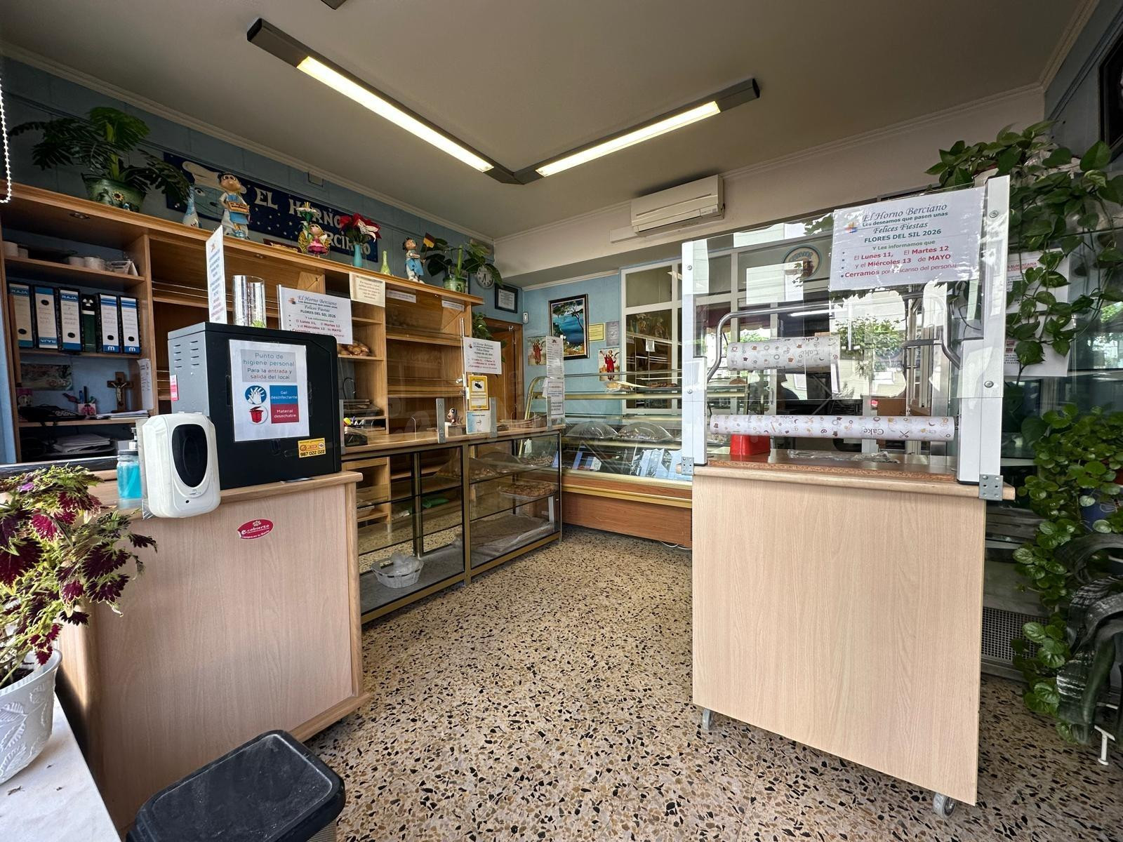 VENTA: Local Comercial con Negocio en funcionamiento. - foto 2