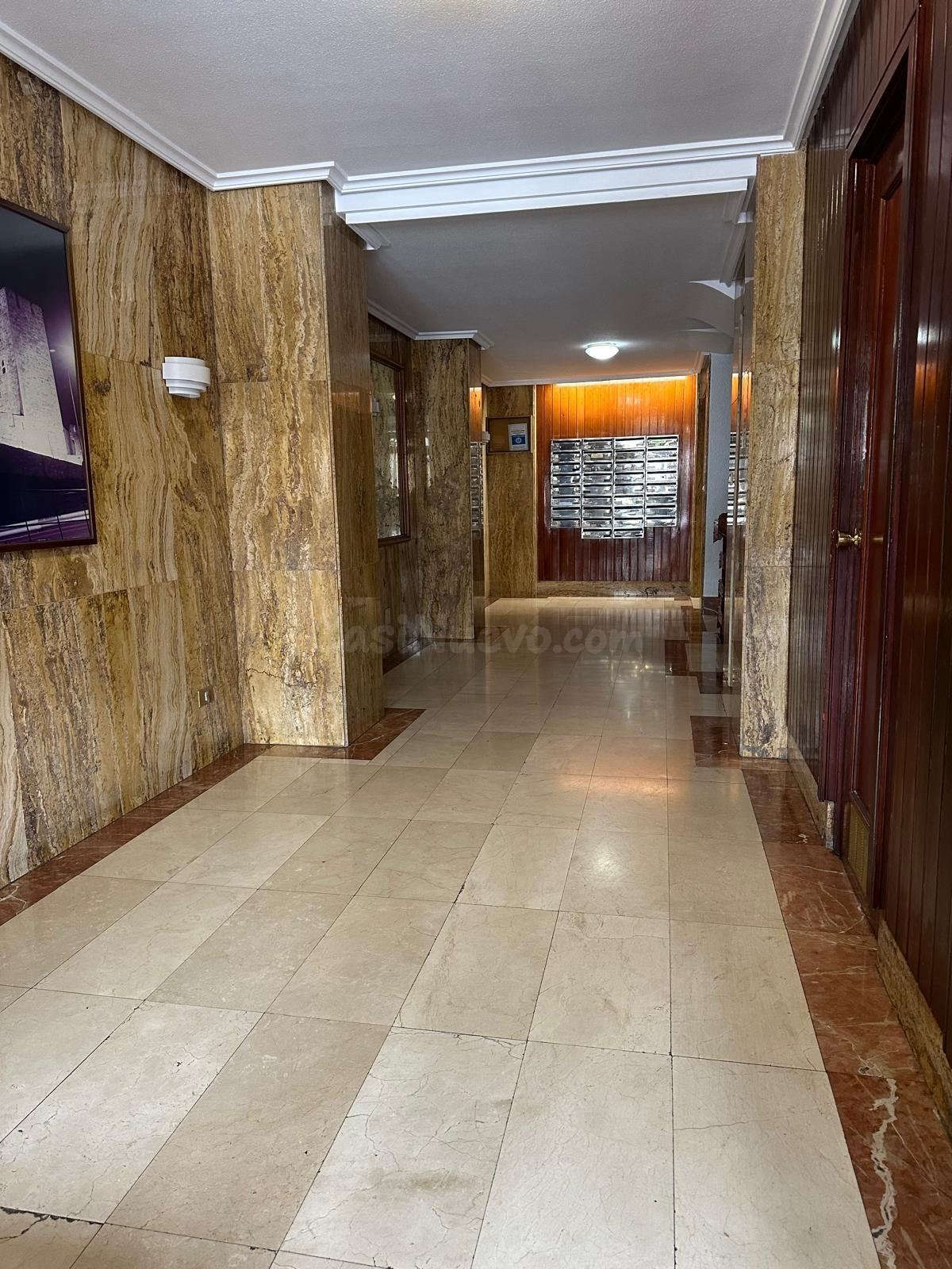 VENTA: Amplio y luminoso piso en Ponferrada - foto 2