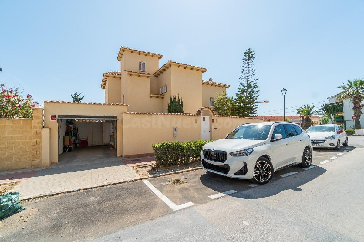 Villa en la playa de la Mata (Torrevieja ) - foto 5