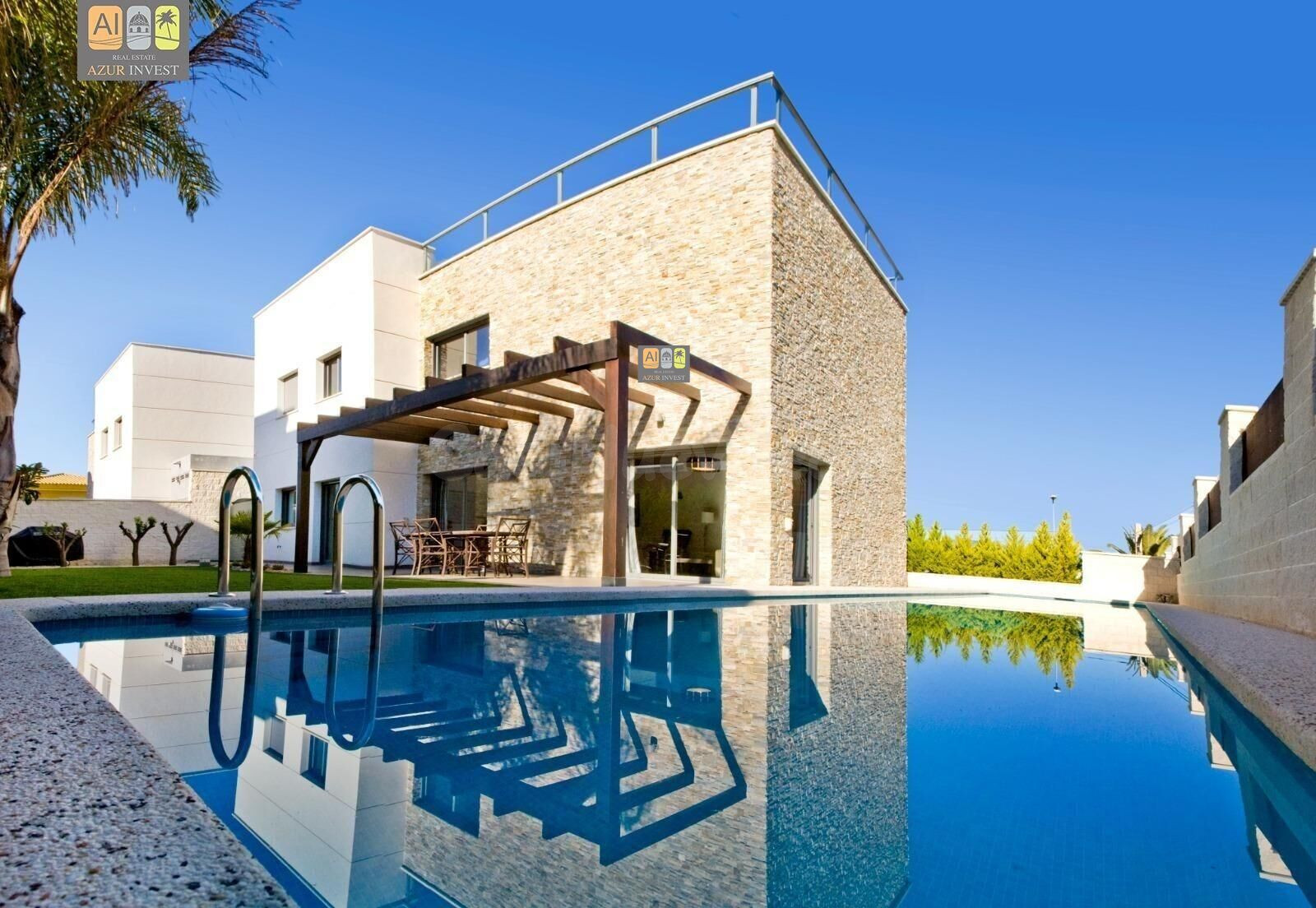 VILLA EN LA ZONA DEL ALBIR